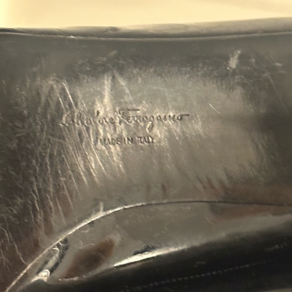Salvatore Ferragamo Vintage Black Patent Leather Office Siren Pumps- Size 9 - Picture 7 of 7